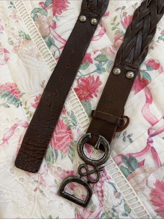 D&G Accessories - Braided Brown Leather Belt with Decorative Metal Buckle D&G 104cm vintage